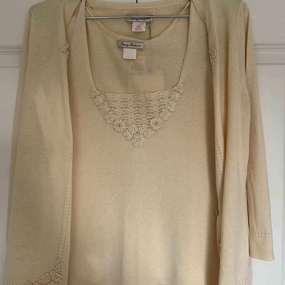 Tommy Bahama Lg sweater and med tank 2 piece set NWT Bali Bouquet white coral